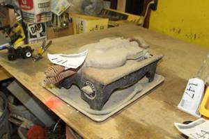 lot 141 image: Vintage Rugged I Windmill Waffle Iron