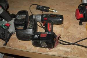 lot 212 image: Craftsman 19V Cordless Drill 315.114480, Charger, 2-Batteries