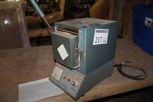 lot 217 image: Thermolyne Type 1500 Furnace