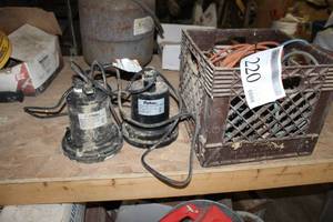 lot 220 image: Lot of (2) Flotec Submersible SumpUtility Pumps, Crate of Extension Cords