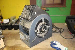 lot 215 image: Power Cat Power Supply with Fan