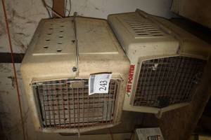 lot 243 image: Lot of (2) Dog KennelPet Carriers