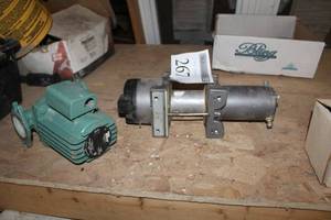 lot 267 image: Lot of (2) Taco Cartridge Circular Motor 0011-F4, Viper Motor