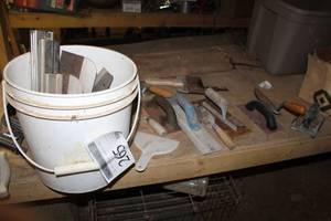 lot 265 image: Masonry Hand Tools - Trowels, Straight Edges