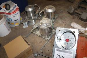lot 286 image: Lot of (4) Recessed Lighting FixturesParts