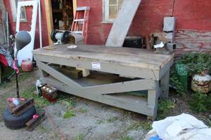 lot 204 image: Heavy Duty Wood Shop Work Table