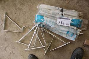 lot 314 image: Wire Shelf Brackets with Clothes Rod Hook, Shelf Supports