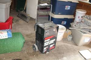 lot 310 image: Schumacher Pro Series Battery Charger Engine Starter 200A35A2A