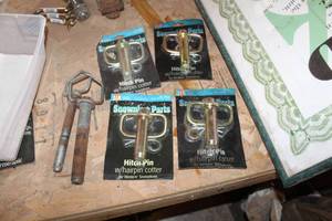 lot 320 image: Lot of (6) Hitch Pins