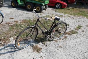 lot 328 image: Foremost Womens  Single-speed  23-inch Road Bike