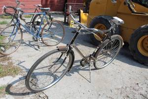 lot 331 image: Raleigh Mens  Single-speed  25-inch Road Bike
