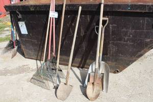 lot 339 image: Lot of (8) Leaf Rakes, Shovels, Spades