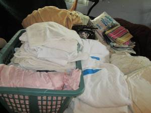 lot 22 image: Enormous Vintage & Modern Bedding, ...