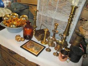 lot 23 image: Large Lot of Brass Dcor, Candlest...