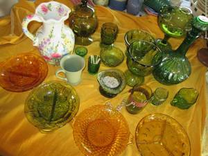 lot 56 image: Large Lot of Vintage Green Glasswar...