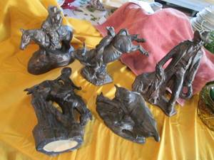 lot 62 image: Large Lot of Ceramic Horse And Cowb...