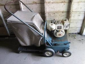 lot 3 image: Bluebird Lawn Dethatcher 7hp Briggs...