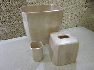 lot 13 image: Bathroom Set Wastebasket Tissue Hol...
