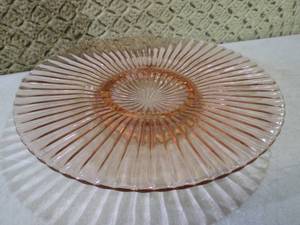 lot 26 image: Pink Depression Glass Ribbed Design...