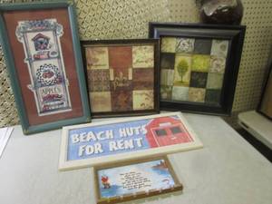 lot 53 image: Lot of Hanging Wall Decor  EW5...