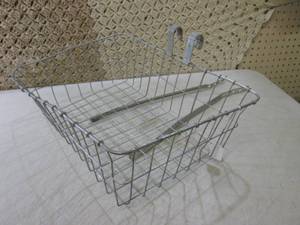 lot 54 image: Vintage Metal Bicycle Basket with M...