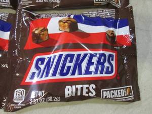 lot 89 image: 6 Bags of Snickers Bites Best by Se...