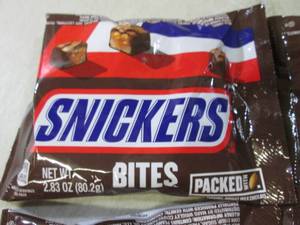 lot 90 image: 6 Bags of Snickers Bites Best by Se...