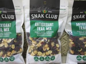 lot 112 image: 6 Bags of Antioxidant Trail Mix Bes...