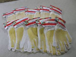 lot 128 image: 24 Pair of Rubber Grip GardeningWo...