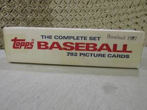 lot 143 image: Topps 1987 Baseball 792 Picture Car...