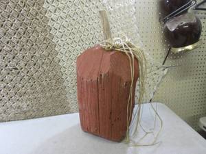 lot 197 image: Solid Wood Log Pumpkin Decor 22 Ta...