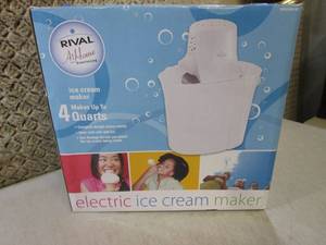 lot 206 image: Rival 4 Qt Ice Cream Maker  F-3...