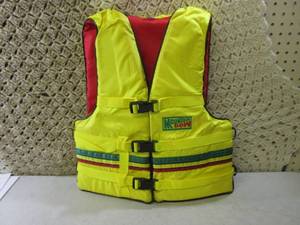 lot 219 image: Stearns Mountain Dew Personal Float...
