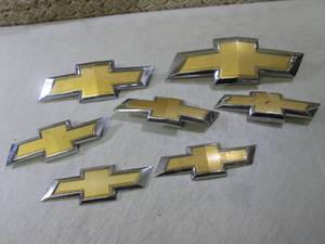 lot 234 image: Assorted Chevy Bowtie Emblems 6.5 ...