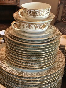 122 Piece Noritaka China Set