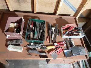 Wire Brushes, Scrub Brushes & Paint Scrapers