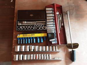 Assorted 12 Drive Sockets, Extension & Toque Wrench