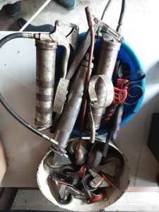 Grease Guns & Casters