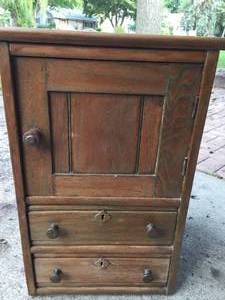 lot 27 image: Vintage Accent Side Table