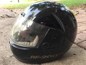 lot 33 image: Shoei RF200 Helmet