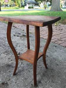 lot 34 image: Vintage Wooden End Table With Curved Legs
