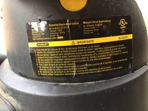 lot 49 image: Stanley 2.5 Gallon Shop Vac