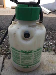 lot 101 image: Spray Doc Lawn Sprayer