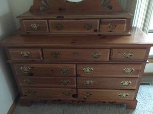 lot 126 image: 12 Drawer Dresser With Mirror