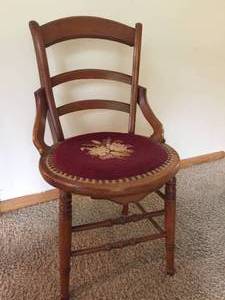 lot 138 image: Vintage wooden Chair With Padded Seat