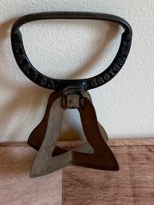 lot 262 image: Vintage Items