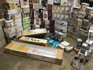 lot 4 image: PALLET WITH ASSORTED LIGHTING LIGHTS CEILING FANS HOME DECOR COLLECTION & HAMPTON BAY BRANDS SEE PICS