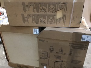 lot 33 image: ASSORTED HAMPTON BAY CABINETS SEE DESCRIPTION
