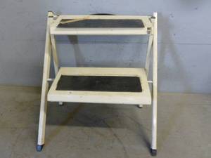 lot 31 image: Step Stool