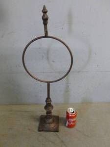 lot 33 image: Cast Iron Rack